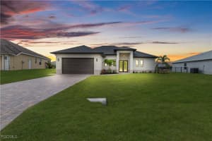 626 Ne 8th St, Cape Coral