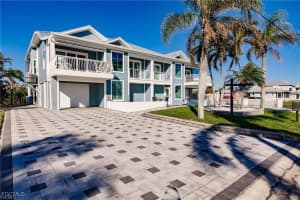 12122 Siesta Dr, Fort Myers Beach