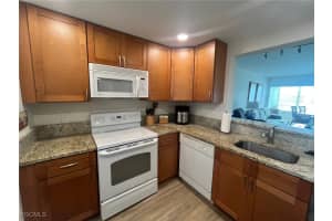 1624 Pine Valley Dr 211, Fort Myers