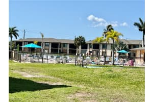 16881 Davis Rd 225, Fort Myers