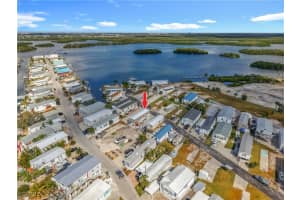 16 Helen Ln, Fort Myers Beach