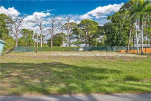 7144 Vassar Dr, Fort Myers