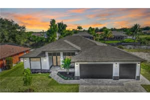 907 Sw 15th Pl, Cape Coral