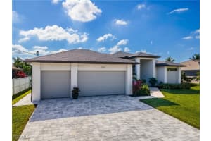 2926 Miracle Pkwy, Cape Coral