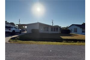 275 Lakeview Dr, North Fort Myers