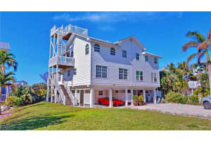 16721 Seagull Bay Ct, Bokeelia