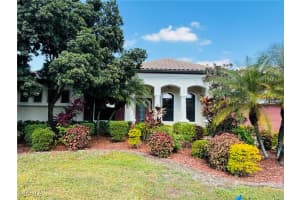 12500 Fairmont Dr, Fort Myers