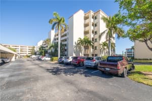 7406 Lake Breeze Dr 218, Fort Myers