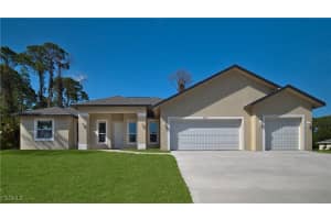 7003 Cape Ct, Labelle