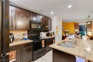 824 Umber Dr, Fort Myers