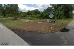 302 Bell Blvd S, Lehigh Acres