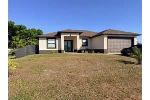 423 Kismet Pkwy E, Cape Coral