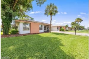 1604 Ridgecrest St, Lehigh Acres