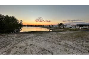 5534 Adam Dr, North Fort Myers