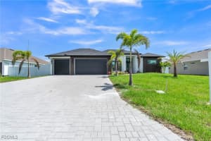 834 Nw 2nd St, Cape Coral