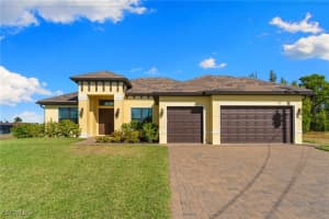 1121 Sw 24th St, Cape Coral