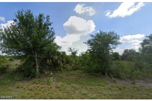 3353 Meadow Rd, Lehigh Acres