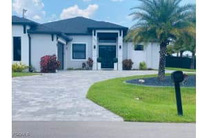 306 Nw 3rd Pl, Cape Coral