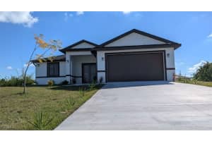 8033 Oakleaf Cir, Labelle