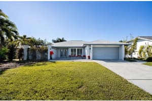 1216 Se 2nd St, Cape Coral