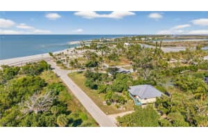 6476 Pine Ave, Sanibel