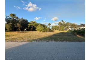 1049/1051 Meadow Rd, Lehigh Acres