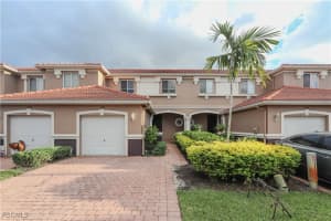 9724 Roundstone Cir, Fort Myers