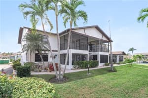 4528 Se 5th Pl 8, Cape Coral