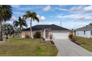 2013 Ne 25th St, Cape Coral