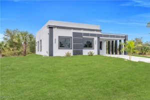 907 E 9th St, Lehigh Acres