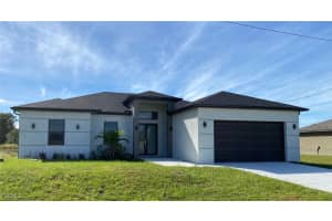194 Yager Cir, Fort Myers