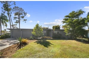 2372 Woodland Ter, Fort Myers