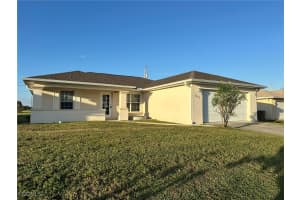 2207 Ne 15th Ln, Cape Coral
