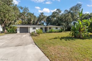 2466 N Westwood Dr, North Fort Myers