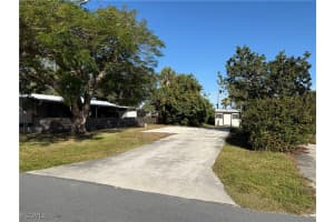 12060 Live Oak Dr, Fort Myers