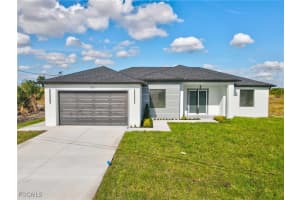 321 Peerless St, Lehigh Acres