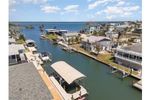 240 Driftwood Ln, Fort Myers Beach