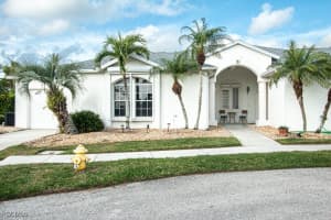 622 Mirror Lakes Falls Ct, Lehigh Acres