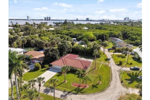 158 Dow Ln, North Fort Myers