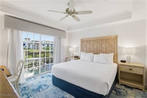 221 9th St S 403, Naples