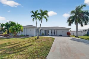 918 Se 35th St, Cape Coral