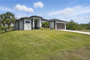 1813 Ne 21st St, Cape Coral