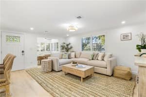 503 Broad Ave S 503, Naples