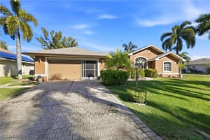1713 Ne 2nd St, Cape Coral