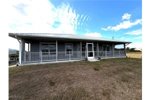 2800 Rustic Ln, North Fort Myers