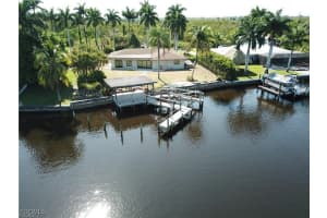 5211 Lake Caloosa Dr, Fort Myers