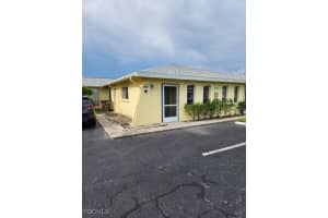 1245 Se 8th St 105, Cape Coral