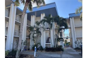 1624 Pine Valley Dr 218, Fort Myers