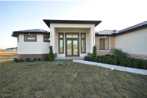 2416 Diplomat Pkwy W, Cape Coral