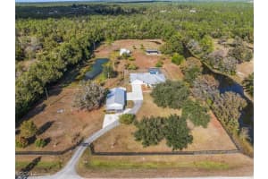 9851 Merle Dr, North Fort Myers